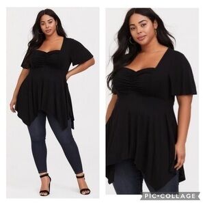 Torrid Super Soft Black Sweetheart Sharkbite Top size 1
